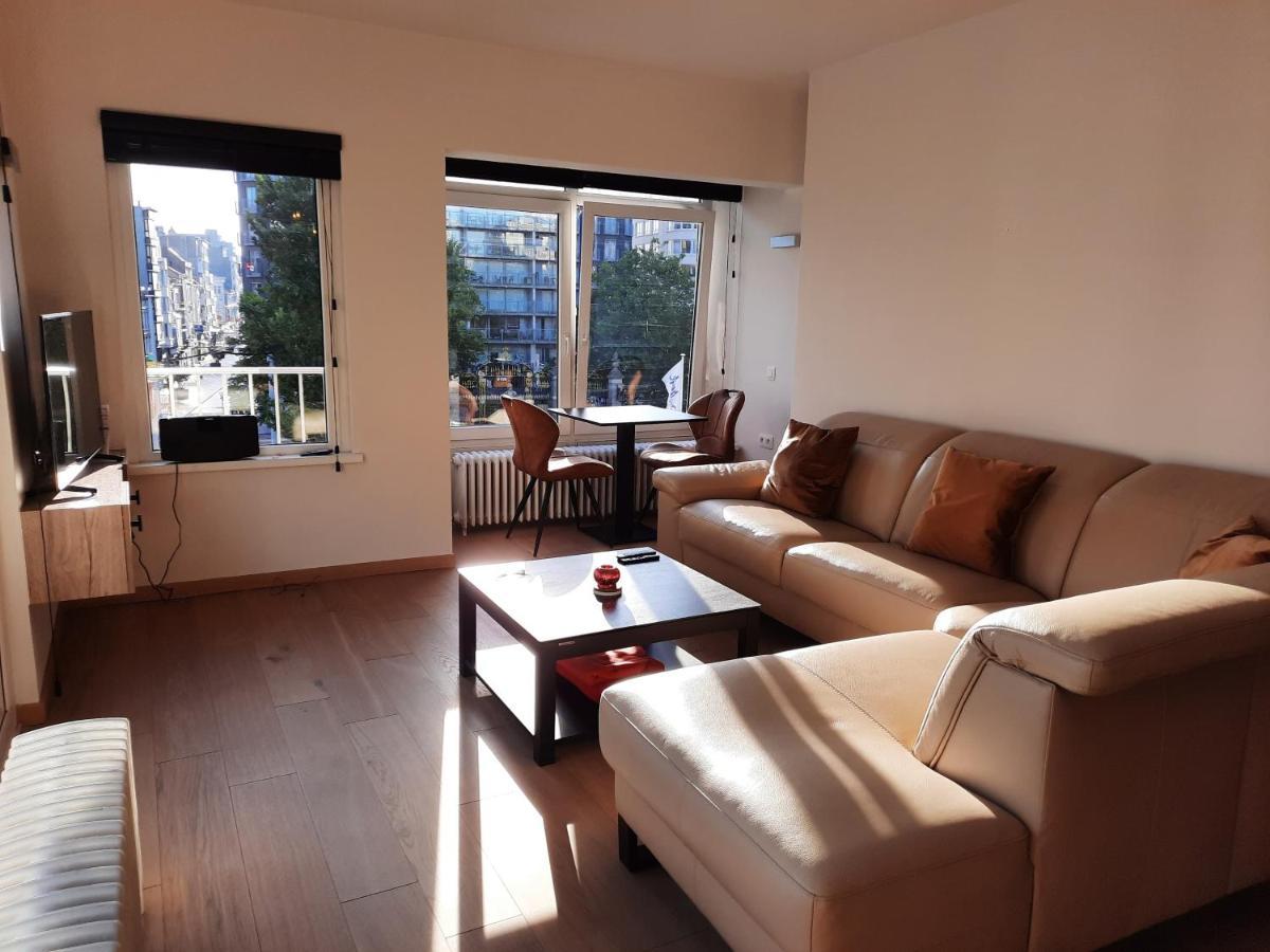 Lichtrijk En Comfortabel Hoekappartement Met Gratis Parking En Zeer Centraal Gelegen - Comme Chez Soi ออสเทนด์ ภายนอก รูปภาพ