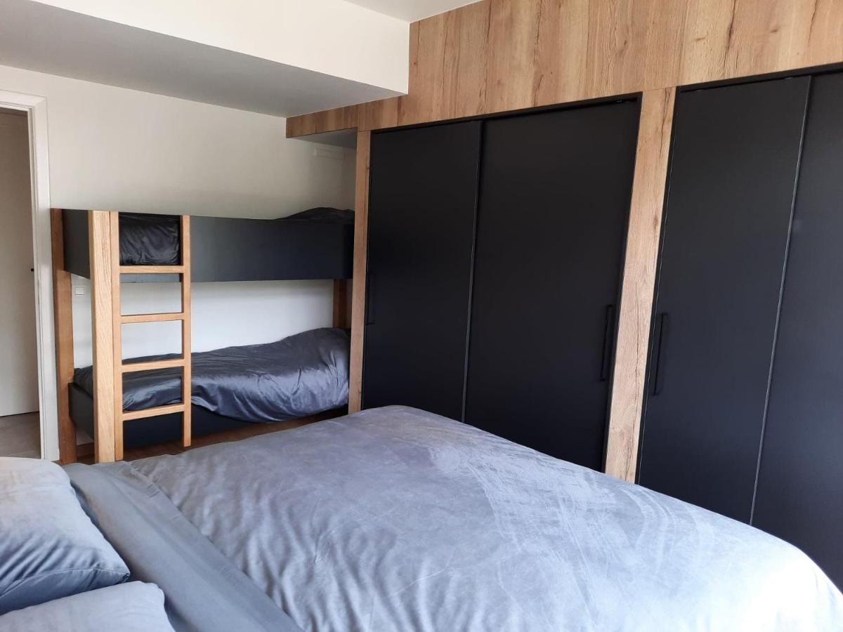 Lichtrijk En Comfortabel Hoekappartement Met Gratis Parking En Zeer Centraal Gelegen - Comme Chez Soi ออสเทนด์ ภายนอก รูปภาพ