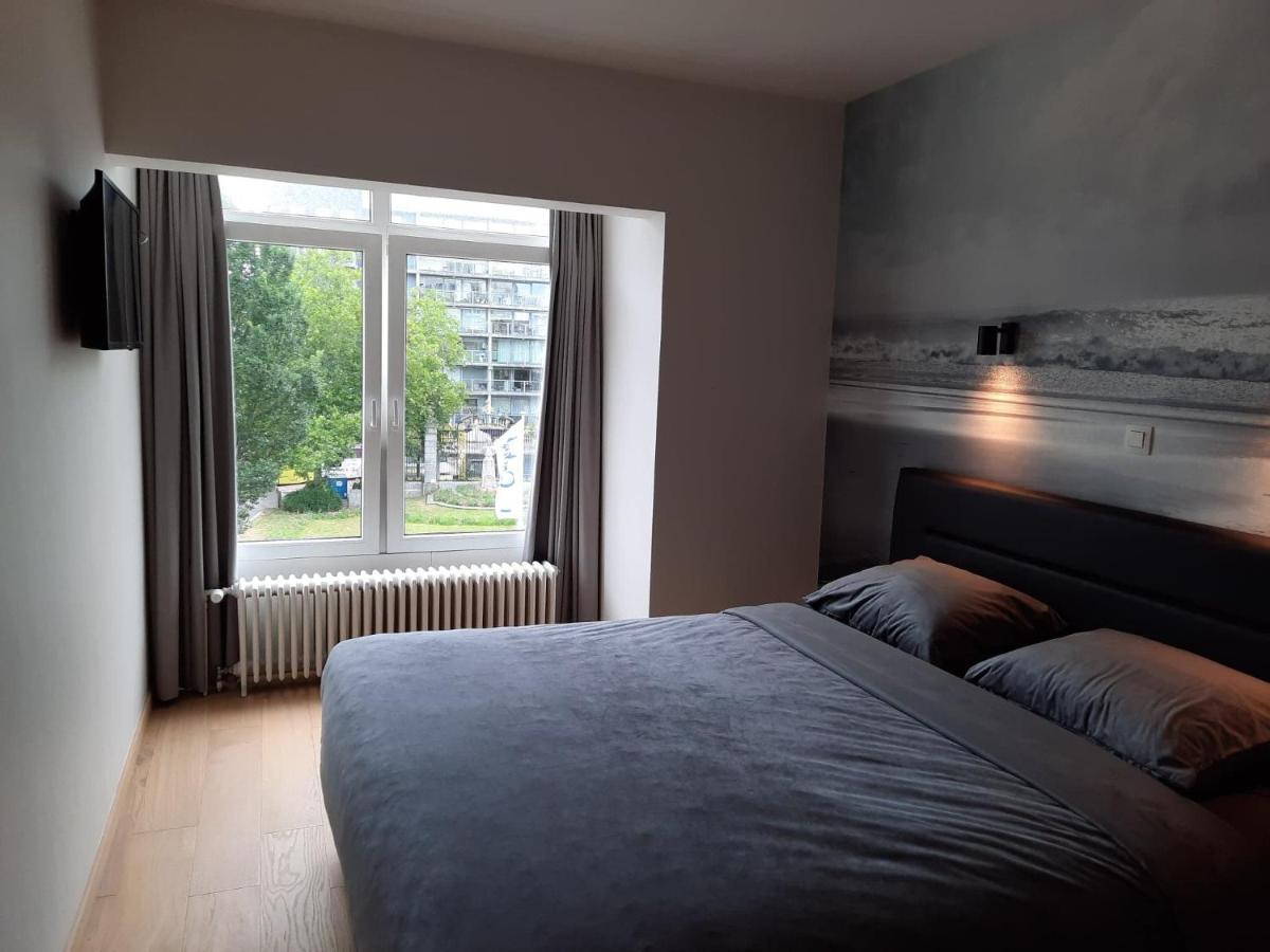 Lichtrijk En Comfortabel Hoekappartement Met Gratis Parking En Zeer Centraal Gelegen - Comme Chez Soi ออสเทนด์ ภายนอก รูปภาพ