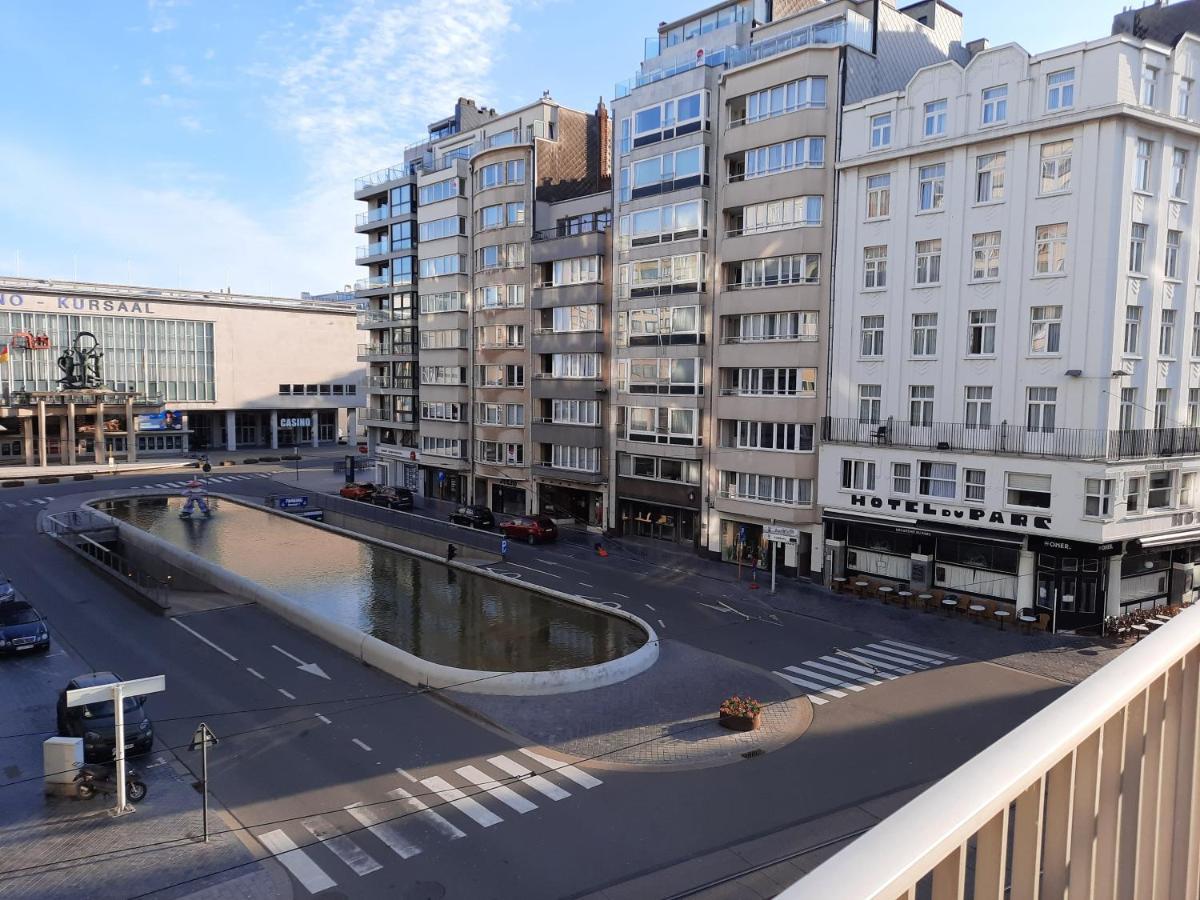 Lichtrijk En Comfortabel Hoekappartement Met Gratis Parking En Zeer Centraal Gelegen - Comme Chez Soi ออสเทนด์ ภายนอก รูปภาพ