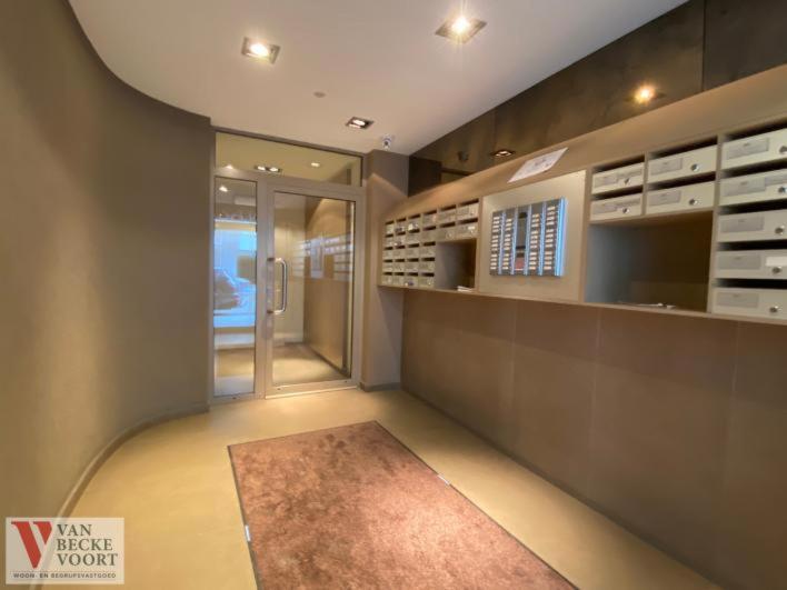 Lichtrijk En Comfortabel Hoekappartement Met Gratis Parking En Zeer Centraal Gelegen - Comme Chez Soi ออสเทนด์ ภายนอก รูปภาพ