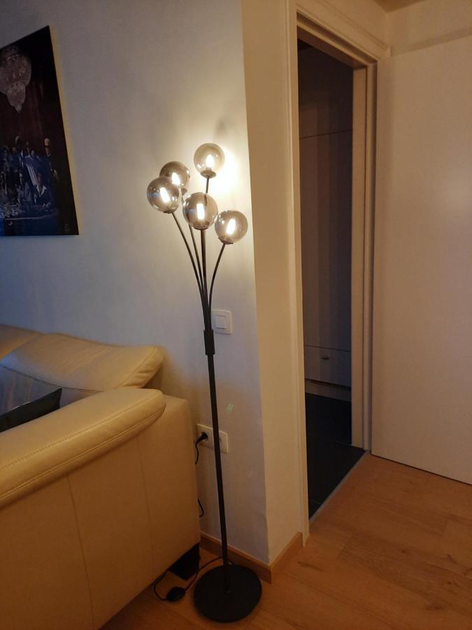 Lichtrijk En Comfortabel Hoekappartement Met Gratis Parking En Zeer Centraal Gelegen - Comme Chez Soi ออสเทนด์ ภายนอก รูปภาพ