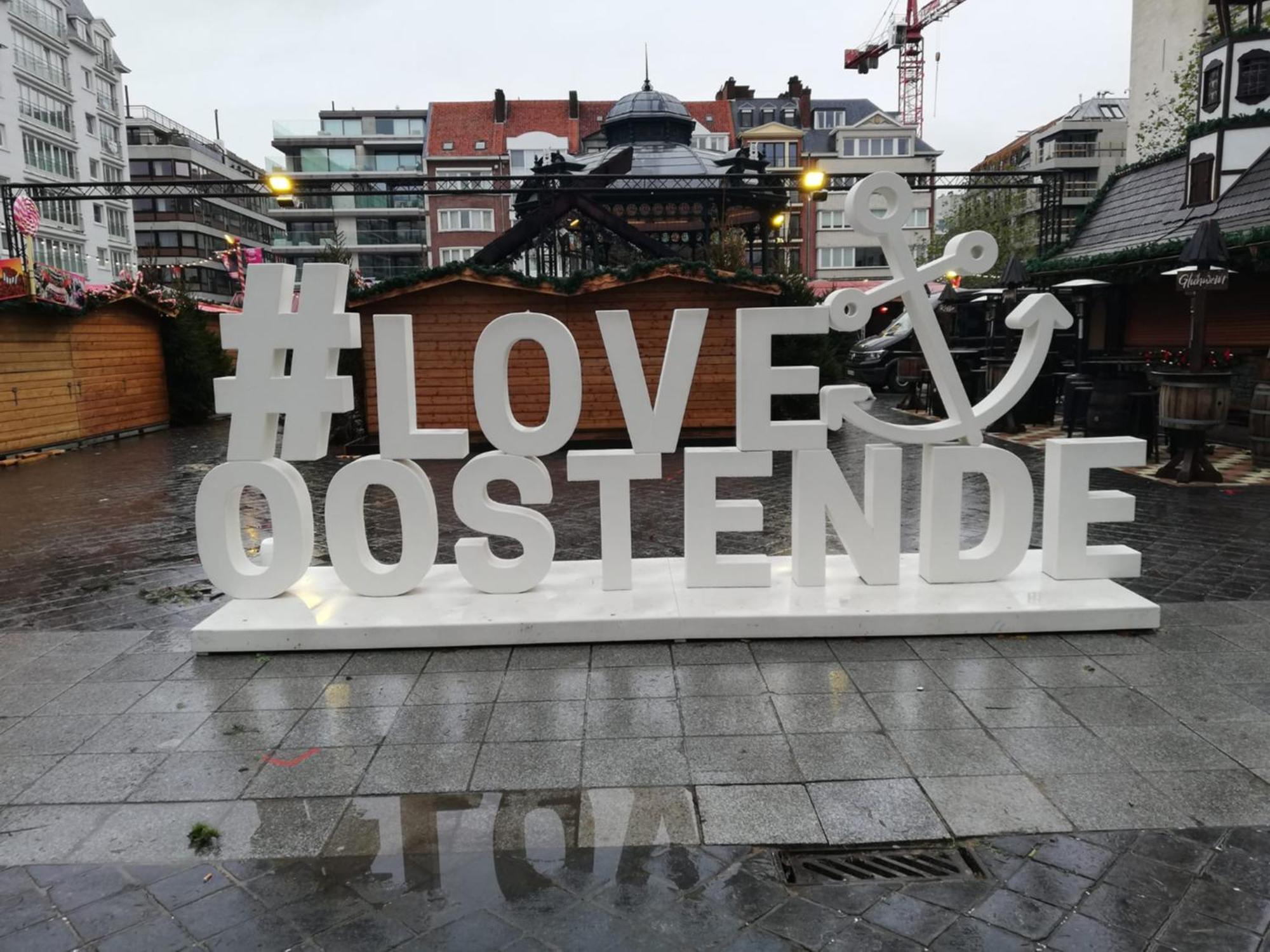 Lichtrijk En Comfortabel Hoekappartement Met Gratis Parking En Zeer Centraal Gelegen - Comme Chez Soi ออสเทนด์ ภายนอก รูปภาพ